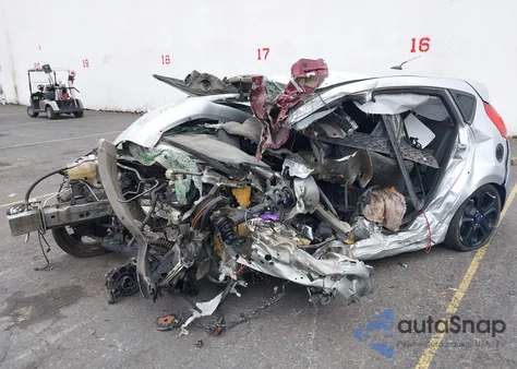 2015 Ford Fiesta S z USA, uszkodzony, nr VIN 3FADP4TJ8FM204064